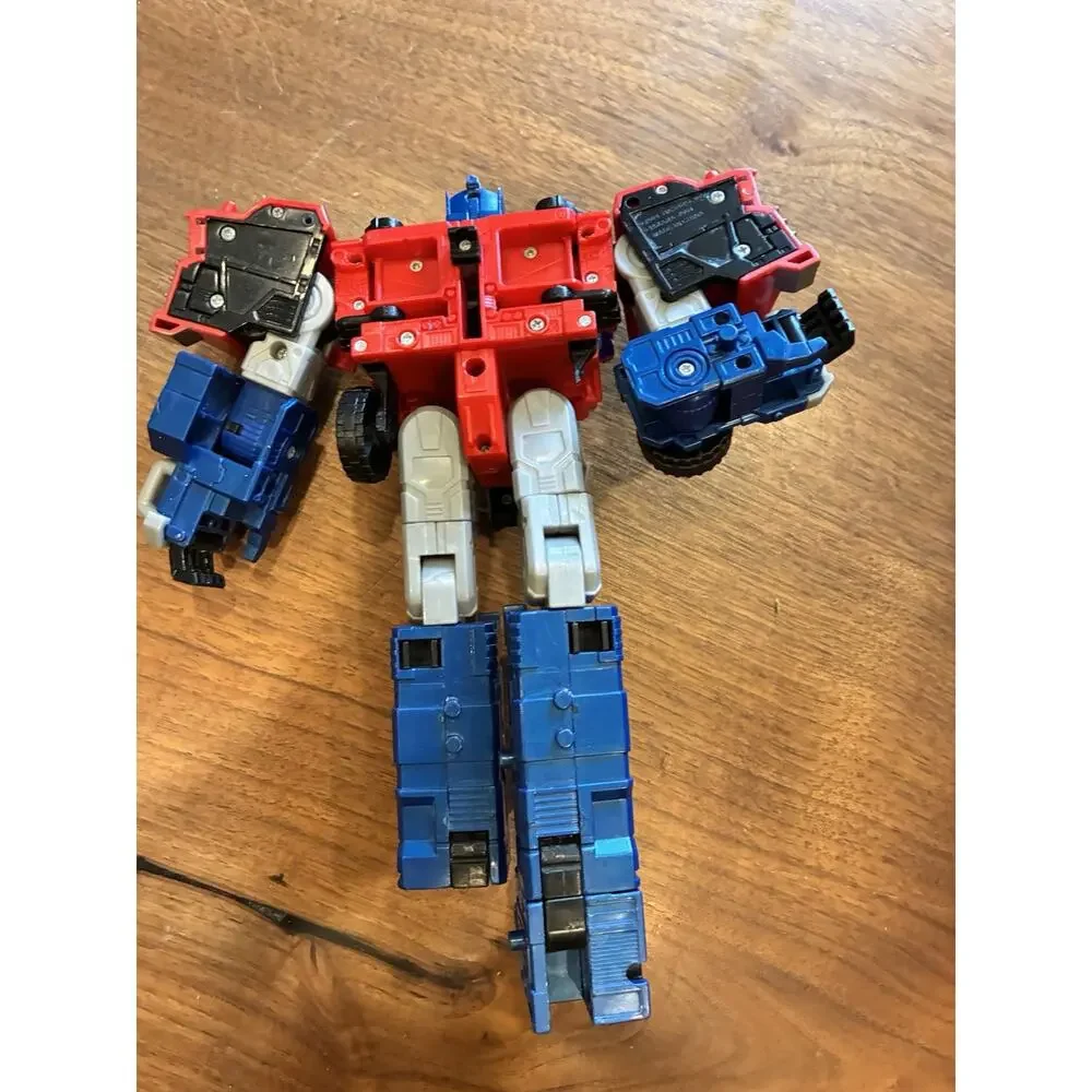 Vintage 2004 Hasbro/Takara Transformers Energon Optimus Prime figure. incomplete